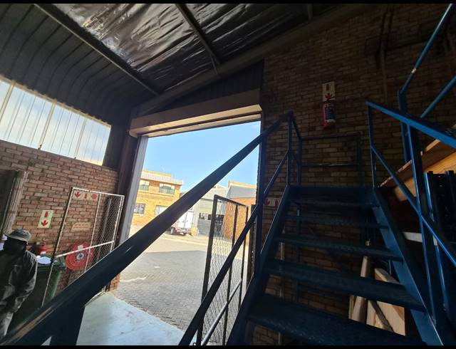 450M² WAREHOUSE TO LET IN ALLANDALE